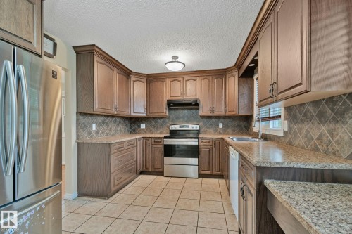 18605 86A Avenue, Edmonton, AB 
