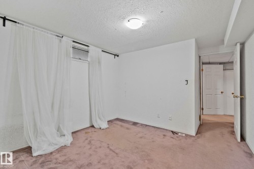 18605 86A Avenue, Edmonton, AB 