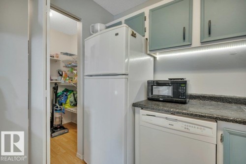2336 151 Avenue, Edmonton, AB - Indoor Photo Showing Other Room