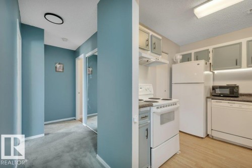 2336 151 Avenue, Edmonton, AB - Indoor Photo Showing Kitchen