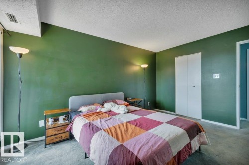 2336 151 Avenue, Edmonton, AB - Indoor Photo Showing Bedroom