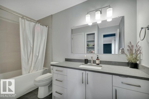 2336 151 Avenue, Edmonton, AB - Indoor Photo Showing Bathroom