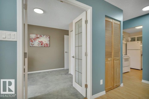 2336 151 Avenue, Edmonton, AB - Indoor Photo Showing Other Room