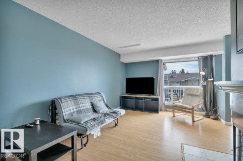 2336 151 Avenue, Edmonton, AB - Indoor Photo Showing Living Room