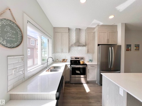 6 11373 12 Avenue, Edmonton, AB - Indoor Photo Showing Kitchen With Double Sink With Upgraded Kitchen