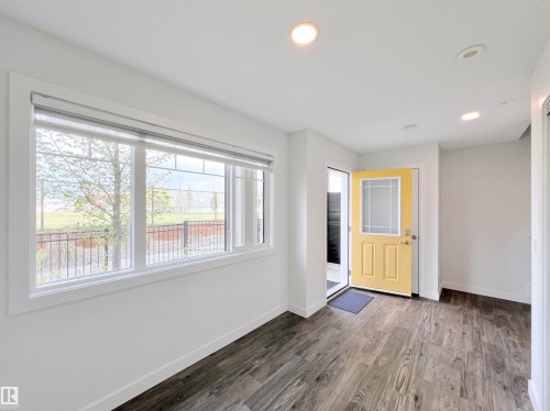 6 11373 12 Avenue, Edmonton, AB - Indoor Photo Showing Other Room