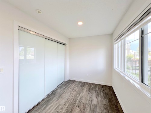 6 11373 12 Avenue, Edmonton, AB - Indoor Photo Showing Other Room