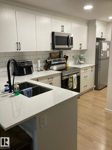 2152 52 Street, Edmonton, AB 