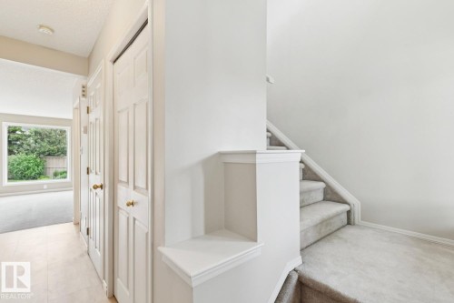 16014 90 Street, Edmonton, AB 