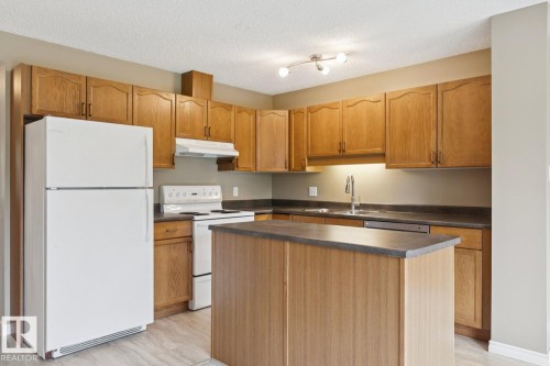 16014 90 Street, Edmonton, AB 