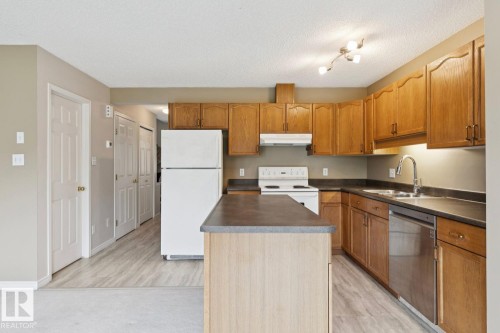 16014 90 Street, Edmonton, AB 