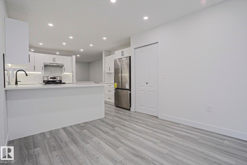 4716 207 Street, Edmonton, AB 