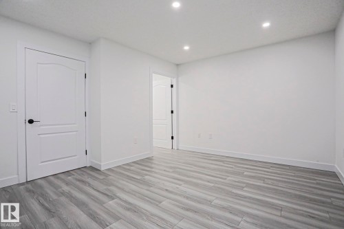 4716 207 Street, Edmonton, AB 