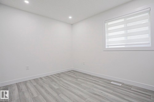 4716 207 Street, Edmonton, AB 