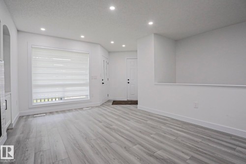 4716 207 Street, Edmonton, AB 