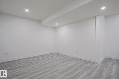 4716 207 Street, Edmonton, AB 
