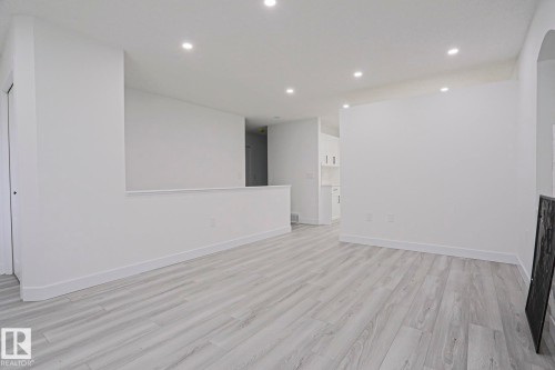 4716 207 Street, Edmonton, AB 