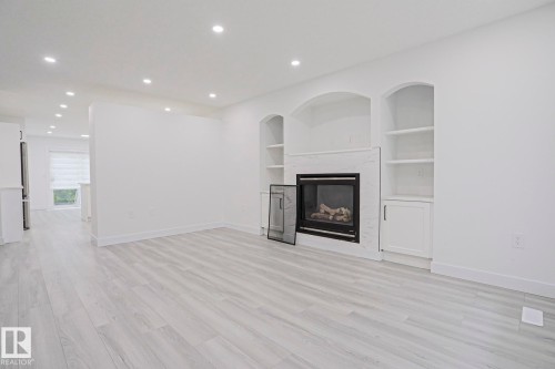4716 207 Street, Edmonton, AB 