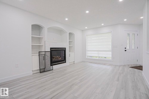 4716 207 Street, Edmonton, AB 