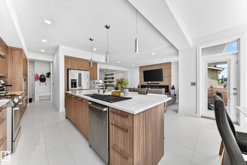 793 Windermere Wynd, Edmonton, AB 