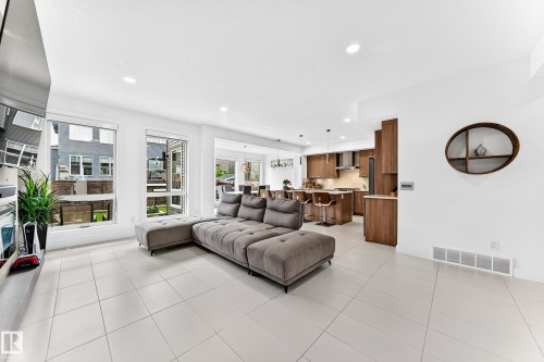 793 Windermere Wynd, Edmonton, AB 