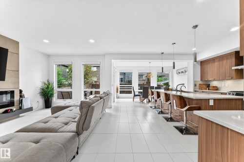 793 Windermere Wynd, Edmonton, AB 