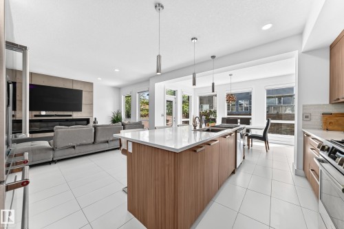 793 Windermere Wynd, Edmonton, AB 