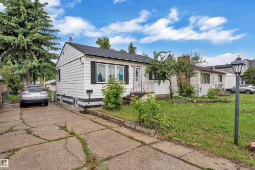 9606 161 Street  Edmonton, AB T5P 3H1