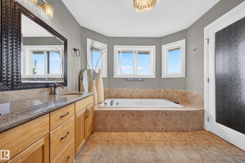 325 Cutts Court, Edmonton, AB 