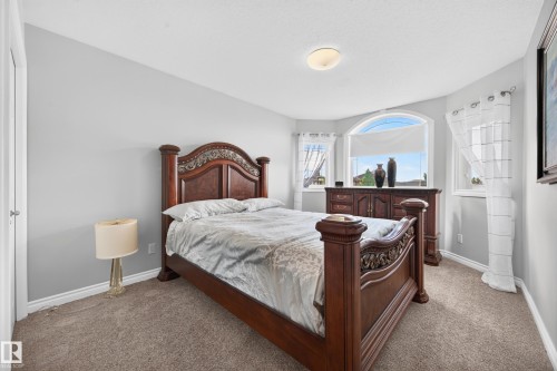 325 Cutts Court, Edmonton, AB 