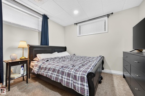 325 Cutts Court, Edmonton, AB 