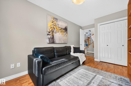 325 Cutts Court, Edmonton, AB 