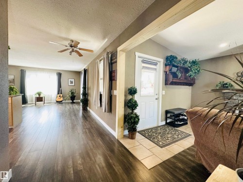 2 4306 47 Street, Wetaskiwin, AB 