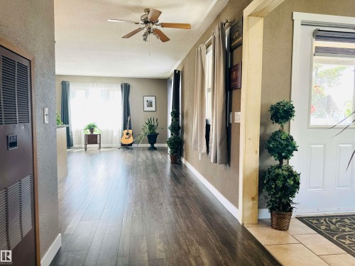 2 4306 47 Street, Wetaskiwin, AB 