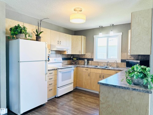 2 4306 47 Street, Wetaskiwin, AB 