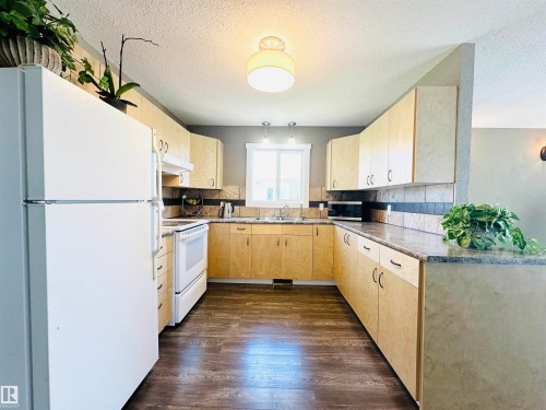 2 4306 47 Street, Wetaskiwin, AB 