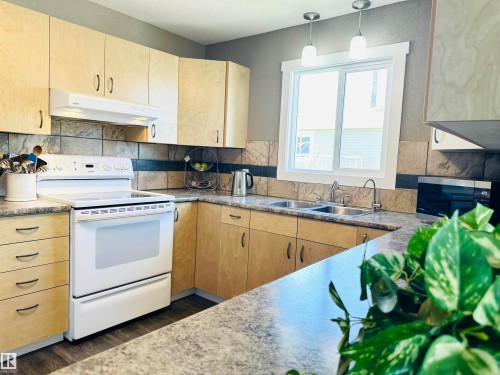 2 4306 47 Street, Wetaskiwin, AB 