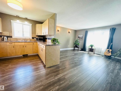 2 4306 47 Street, Wetaskiwin, AB 