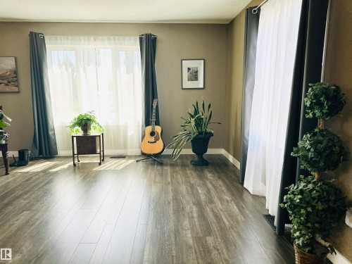 2 4306 47 Street, Wetaskiwin, AB 