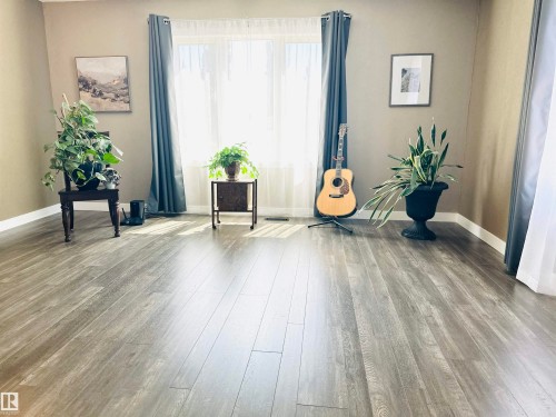 2 4306 47 Street, Wetaskiwin, AB 