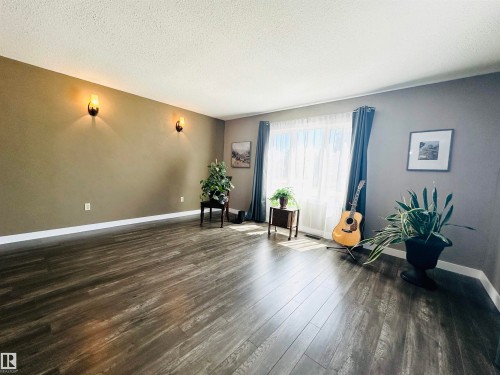 2 4306 47 Street, Wetaskiwin, AB 
