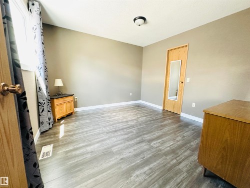 2 4306 47 Street, Wetaskiwin, AB 