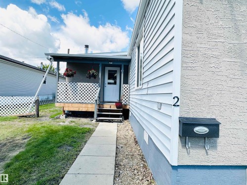 2 4306 47 Street, Wetaskiwin, AB 