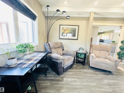 2 4306 47 Street, Wetaskiwin, AB 