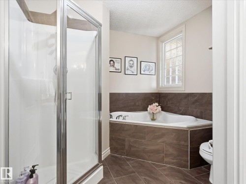 112 89 Rue Monette, Beaumont, AB - Indoor Photo Showing Bathroom