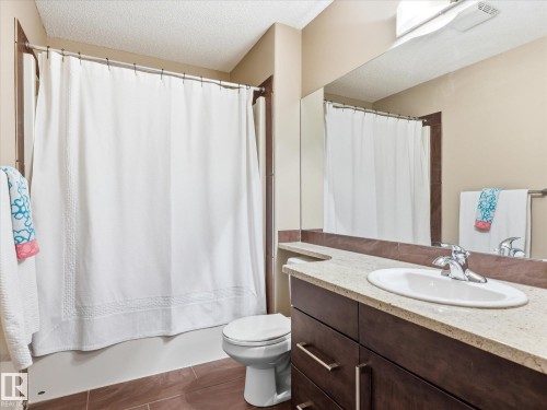 112 89 Rue Monette, Beaumont, AB - Indoor Photo Showing Bathroom