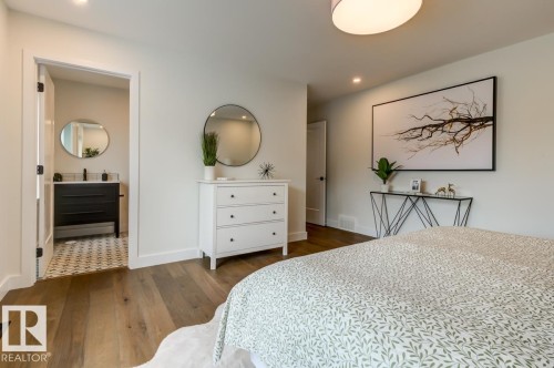 7924 92 Avenue, Edmonton, AB 