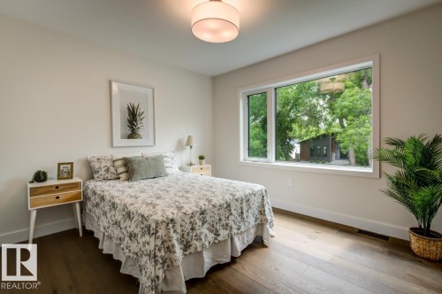 7924 92 Avenue, Edmonton, AB 