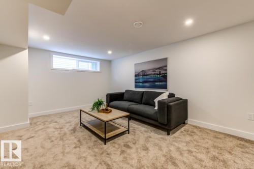 7924 92 Avenue, Edmonton, AB 