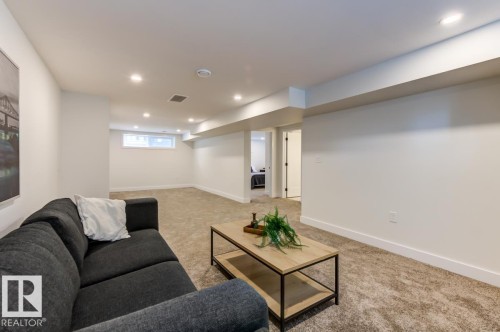 7924 92 Avenue, Edmonton, AB 
